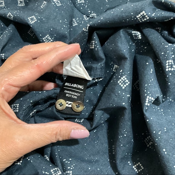 Billabong Sundays Mini Short Sleeve Shirt - Tailored Fit/Stretch. Size M - Picture 4 of 5